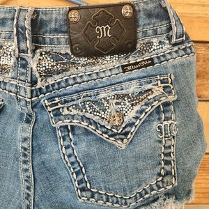 Ladies SZ 28 Miss Me Shorts